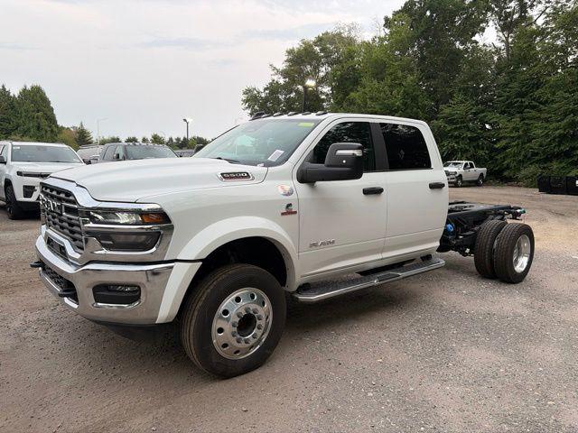 2026 RAM 5500 Chassis RAM 5500 BIG HORN CHASSIS CREW CAB 4X4 60 CA