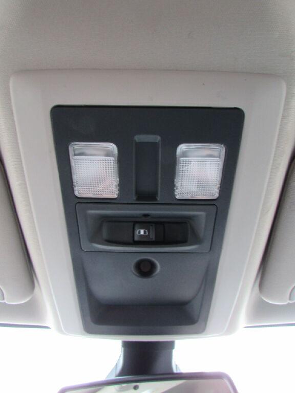 2023 Ram 1500 Classic SLT Crew Cab 4x4 5'7" Box