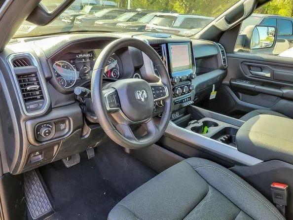 2026 Ram 1500 Express Crew Cab 4x4 5'7" Box