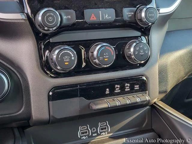 2026 Ram 1500 Express Crew Cab 4x4 5'7" Box