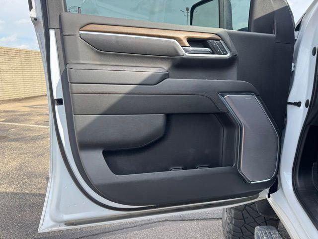 2024 Chevrolet Silverado 2500HD 4WD Crew Cab Standard Bed High Country