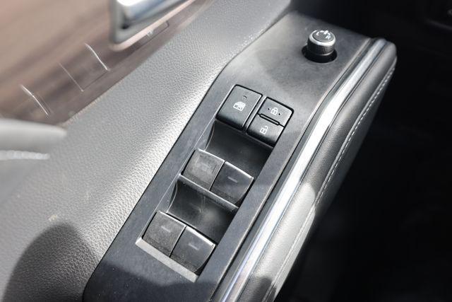 2022 Toyota Highlander Hybrid Platinum