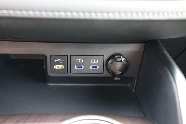 2022 Toyota Highlander Hybrid Platinum