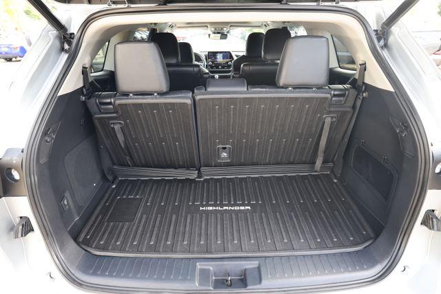 2022 Toyota Highlander Hybrid Platinum
