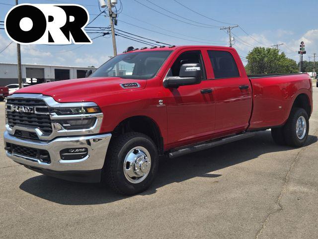 2026 RAM Ram 3500 RAM 3500 TRADESMAN CREW CAB 4X4 8 BOX