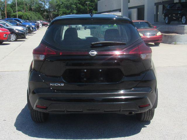 2024 Nissan Kicks S Xtronic CVT