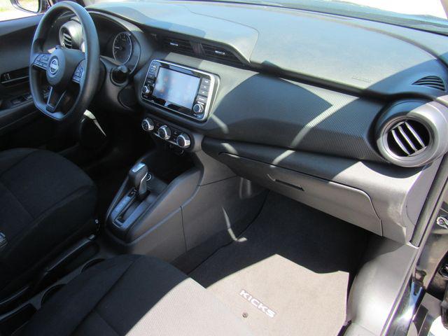 2024 Nissan Kicks S Xtronic CVT