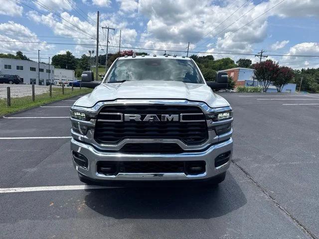 2026 RAM Ram 3500 RAM 3500 TRADESMAN CREW CAB 4X4 8 BOX