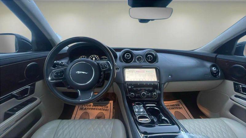 2019 Jaguar XJ XJ50 V6