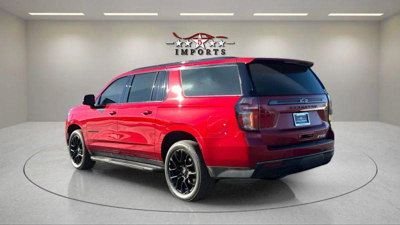 2022 Chevrolet Suburban 4WD RST