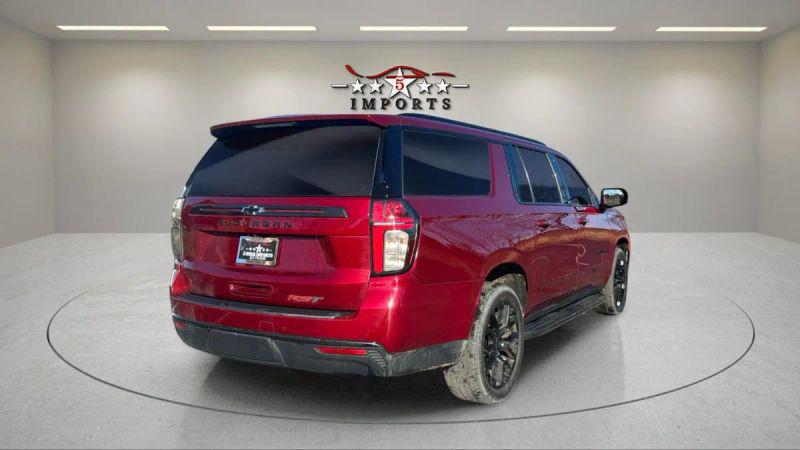 2022 Chevrolet Suburban 4WD RST