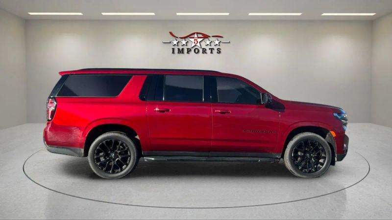 2022 Chevrolet Suburban 4WD RST