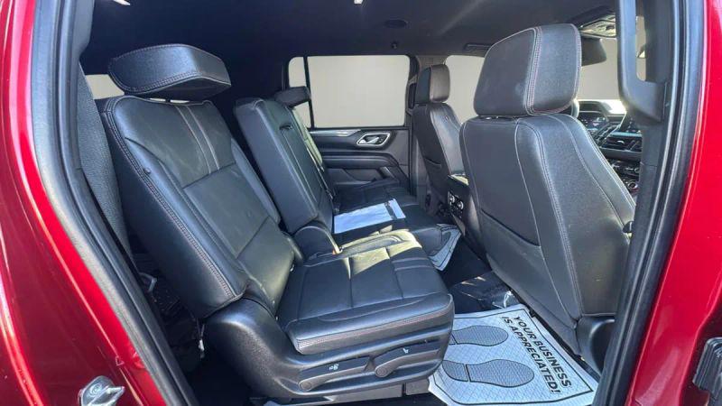 2022 Chevrolet Suburban 4WD RST