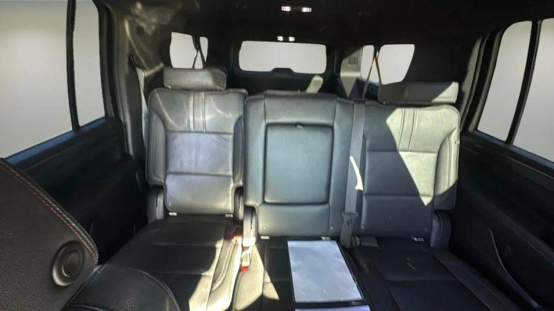 2022 Chevrolet Suburban 4WD RST