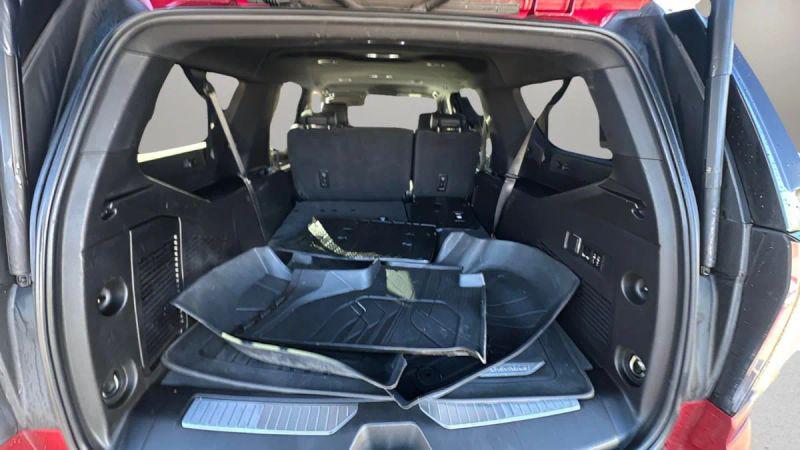 2022 Chevrolet Suburban 4WD RST