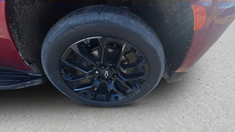 2022 Chevrolet Suburban 4WD RST