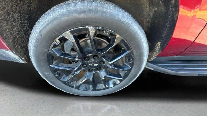 2022 Chevrolet Suburban 4WD RST