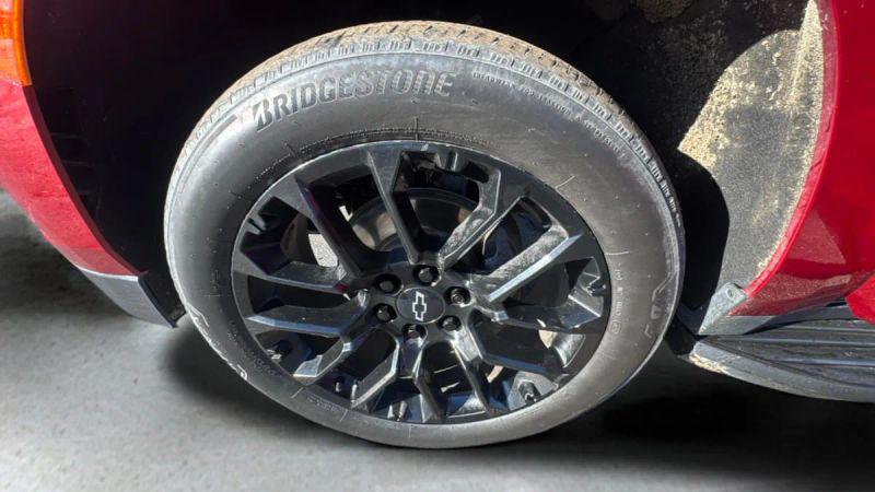 2022 Chevrolet Suburban 4WD RST