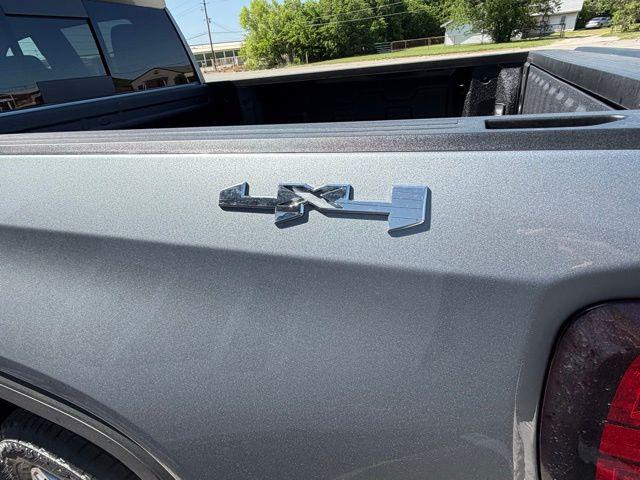 2026 GMC Sierra 1500 Crew Cab, Standard Bed, SLT, 4WD