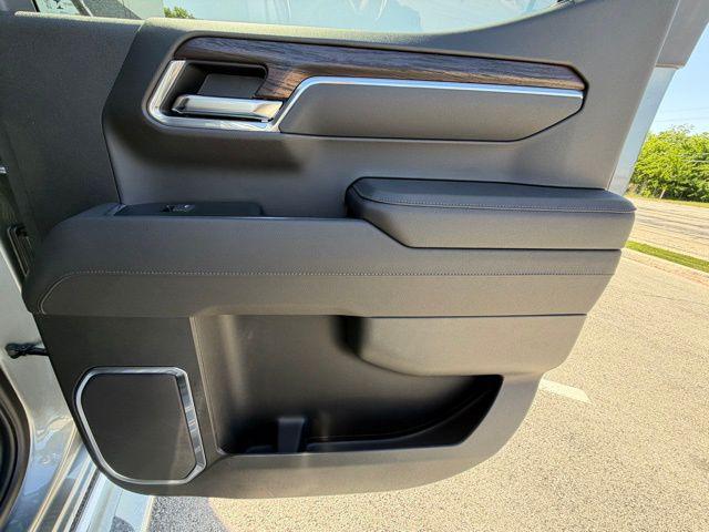 2026 GMC Sierra 1500 Crew Cab, Standard Bed, SLT, 4WD