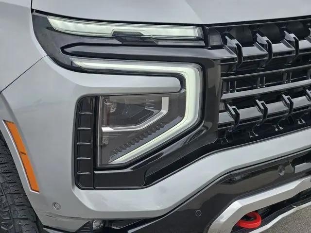 2025 Chevrolet Suburban 4WD Z71