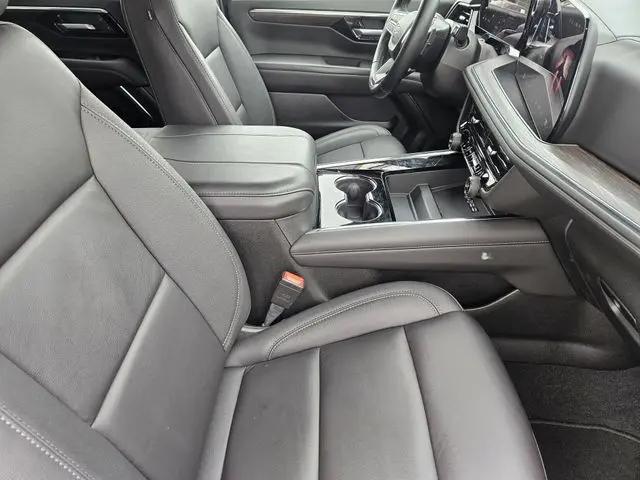 2025 Chevrolet Suburban 4WD Z71