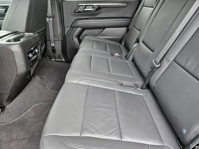 2025 Chevrolet Suburban 4WD Z71