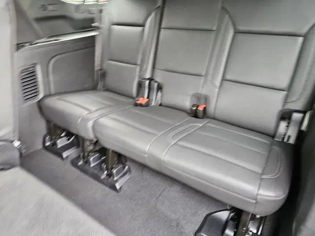 2025 Chevrolet Suburban 4WD Z71