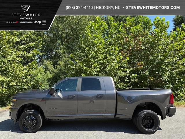 2026 RAM Ram 3500 RAM 3500 LARAMIE MEGA CAB 4X4 64 BOX 2026 RAM Ram 3500 RAM 3500 LARAMIE MEGA CAB 4X4 64 BOX
