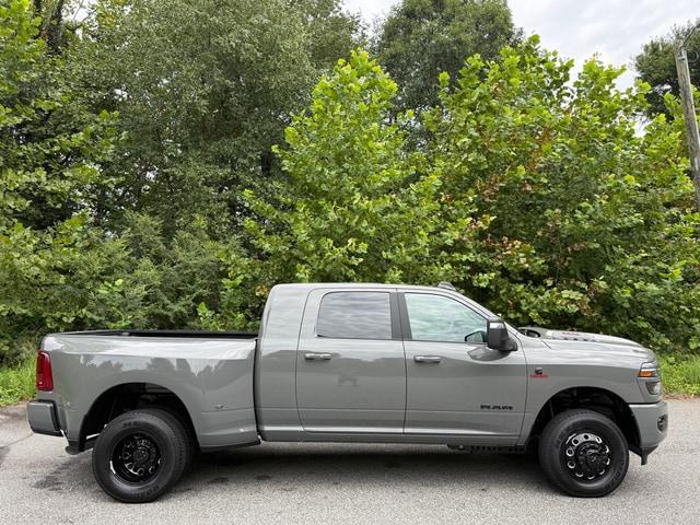 2026 Ram 3500 Laramie Mega Cab 4x4 64 Box