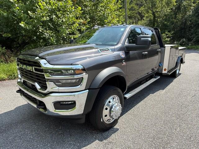 2026 RAM 5500 Chassis RAM 5500 TRADESMAN CHASSIS CREW CAB 4X4 84 CA