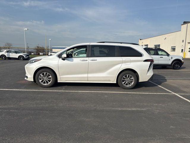 2025 Toyota Sienna XLE 2025 Toyota Sienna XLE