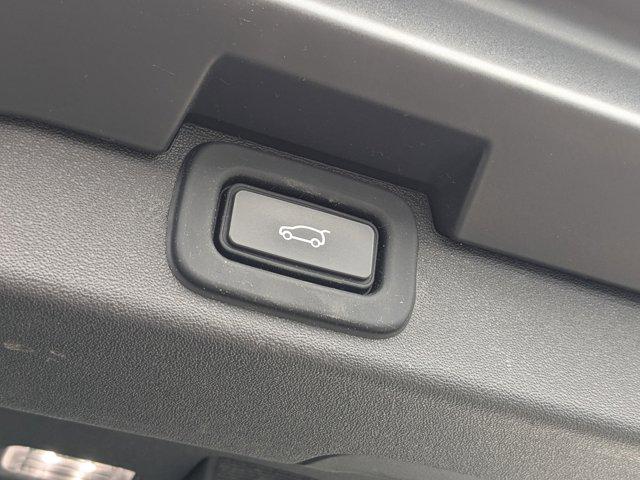 2023 Land Rover Discovery P300 S R-Dynamic
