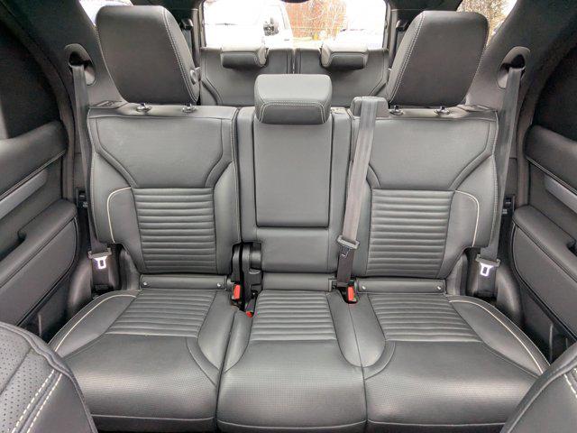 2023 Land Rover Discovery P300 S R-Dynamic