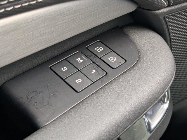 2023 Land Rover Discovery P300 S R-Dynamic