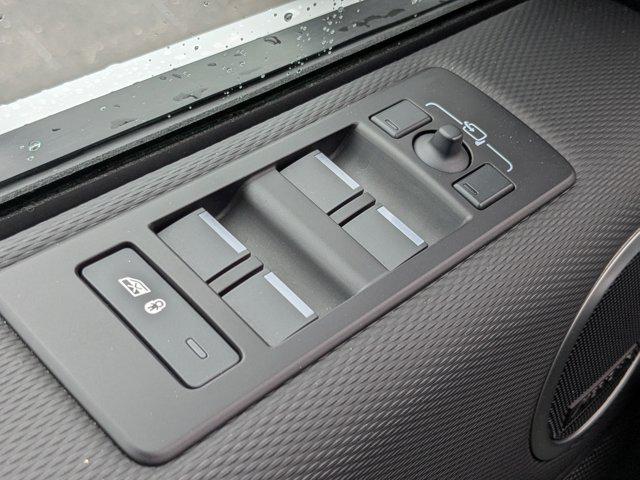 2023 Land Rover Discovery P300 S R-Dynamic