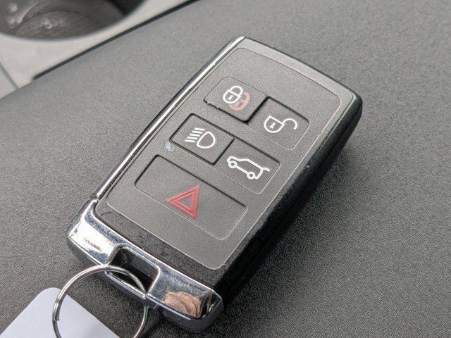 2023 Land Rover Discovery P300 S R-Dynamic