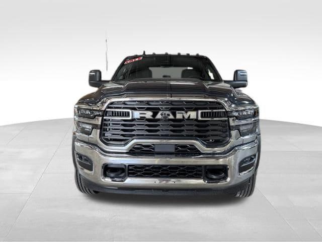 2026 RAM 5500 Chassis RAM 5500 TRADESMAN CHASSIS CREW CAB 4X4 84 CA
