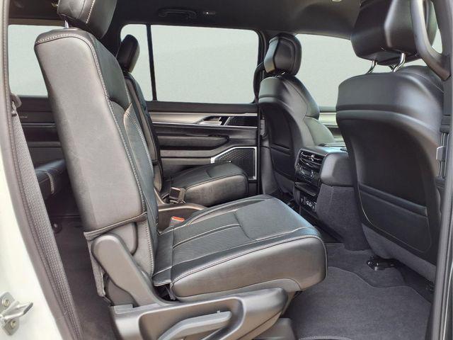 2026 Jeep Grand Wagoneer 4x2