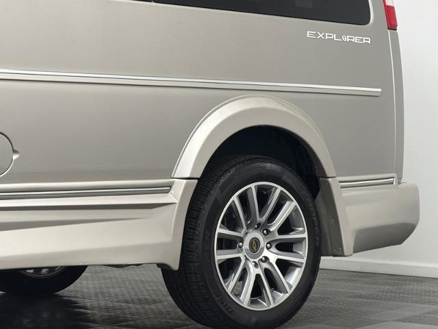 2021 Chevrolet Express Passenger RWD 2500 Regular Wheelbase LS