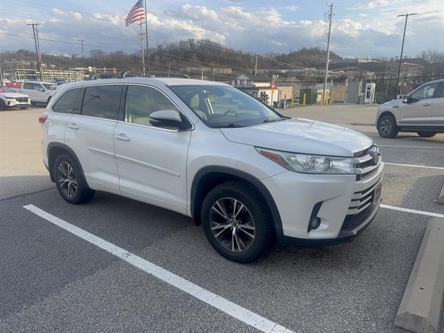 2017 Toyota Highlander LE
