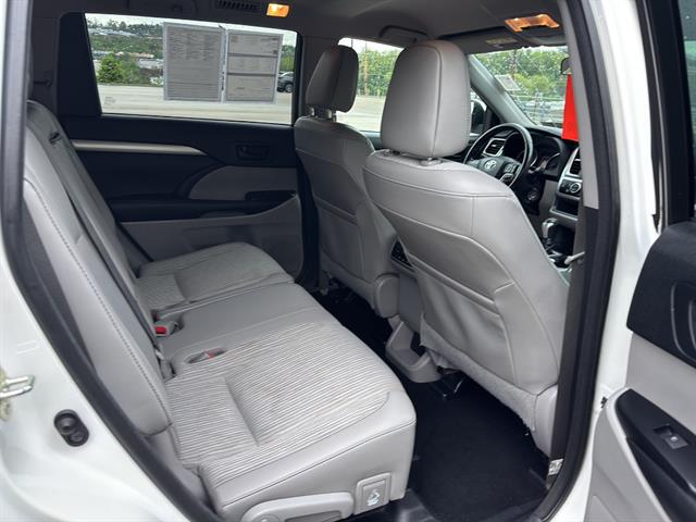 2017 Toyota Highlander LE