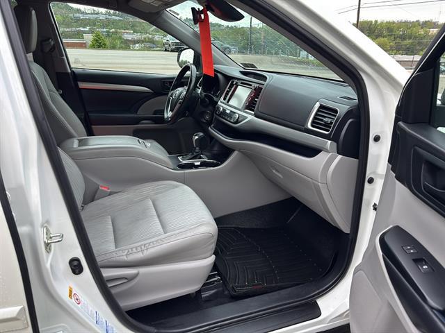2017 Toyota Highlander LE