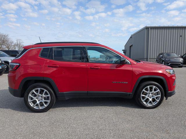 2024 Jeep Compass Latitude Lux FWD
