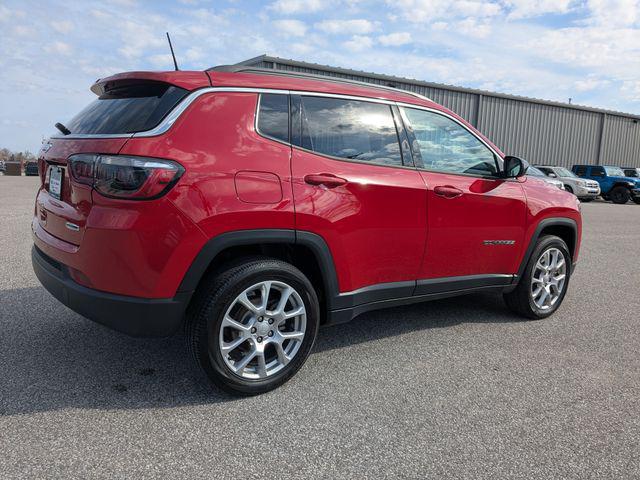 2024 Jeep Compass Latitude Lux FWD