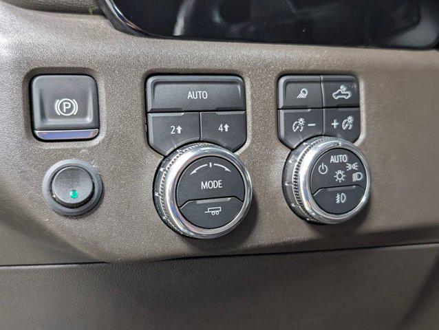2025 GMC Sierra 1500 4WD Crew Cab Short Box SLT