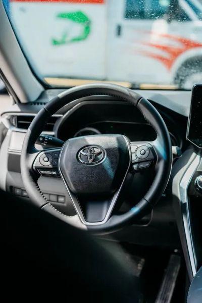 2024 Toyota Venza LE