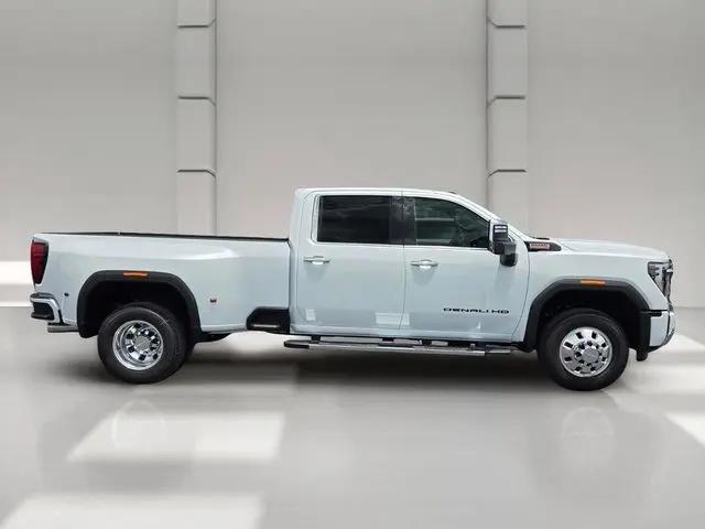 2026 GMC Sierra 3500HD Crew Cab, Long Bed, Denali Dual Rear Wheel, 4WD