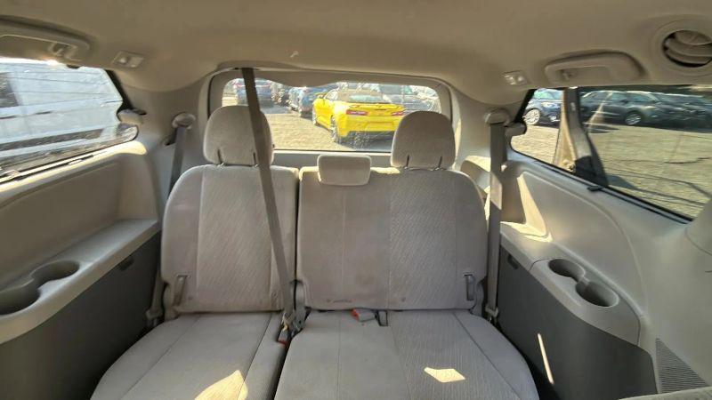 2020 Toyota Sienna LE