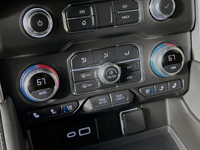 2024 GMC Yukon XL 4WD SLT